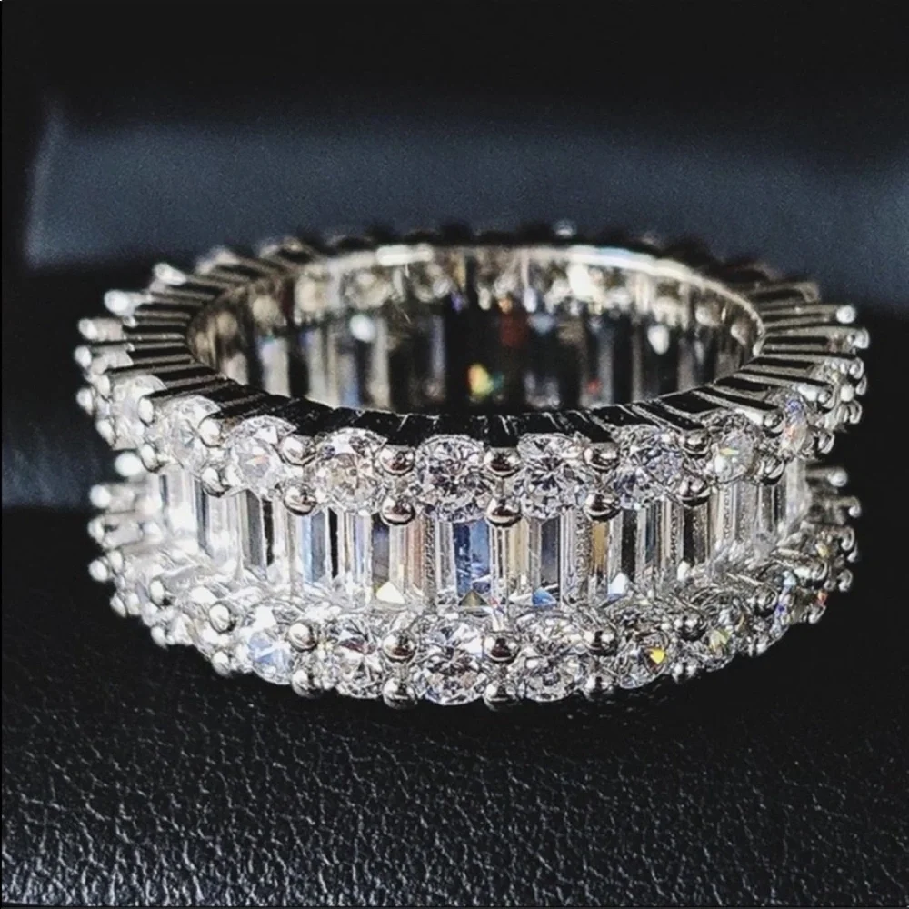 💯 NEW BAGGAGE 925 STERLING SILVER DIAMOND RING, CUTE RING, SHINY RING. - Picture 7 of 7